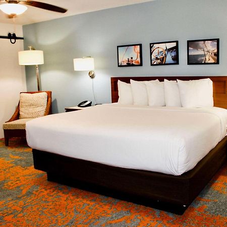 Seafarer Inn & Suites, Ascend Hotel Collection ジキル島 エクステリア 写真