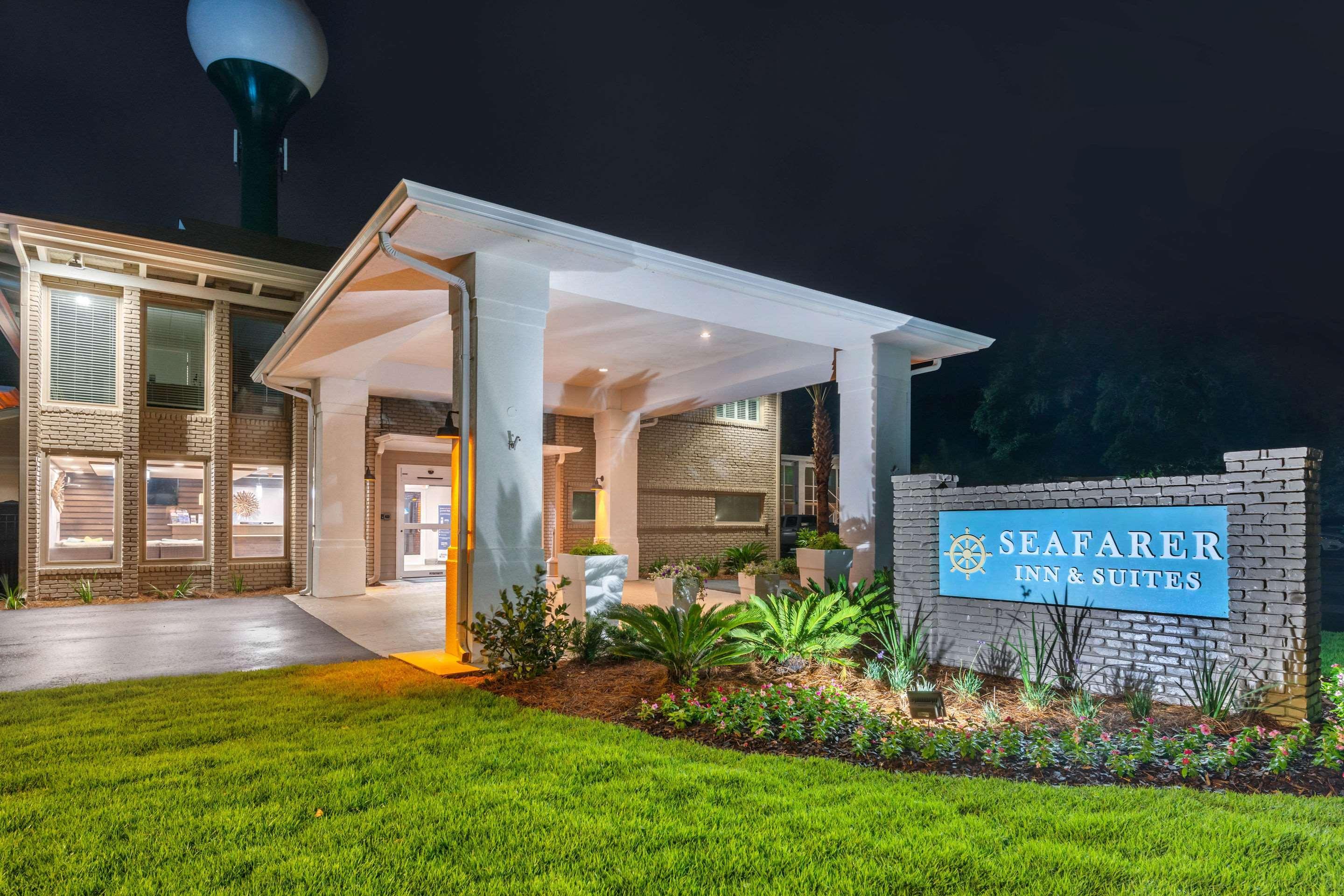 Seafarer Inn & Suites, Ascend Hotel Collection ジキル島 エクステリア 写真
