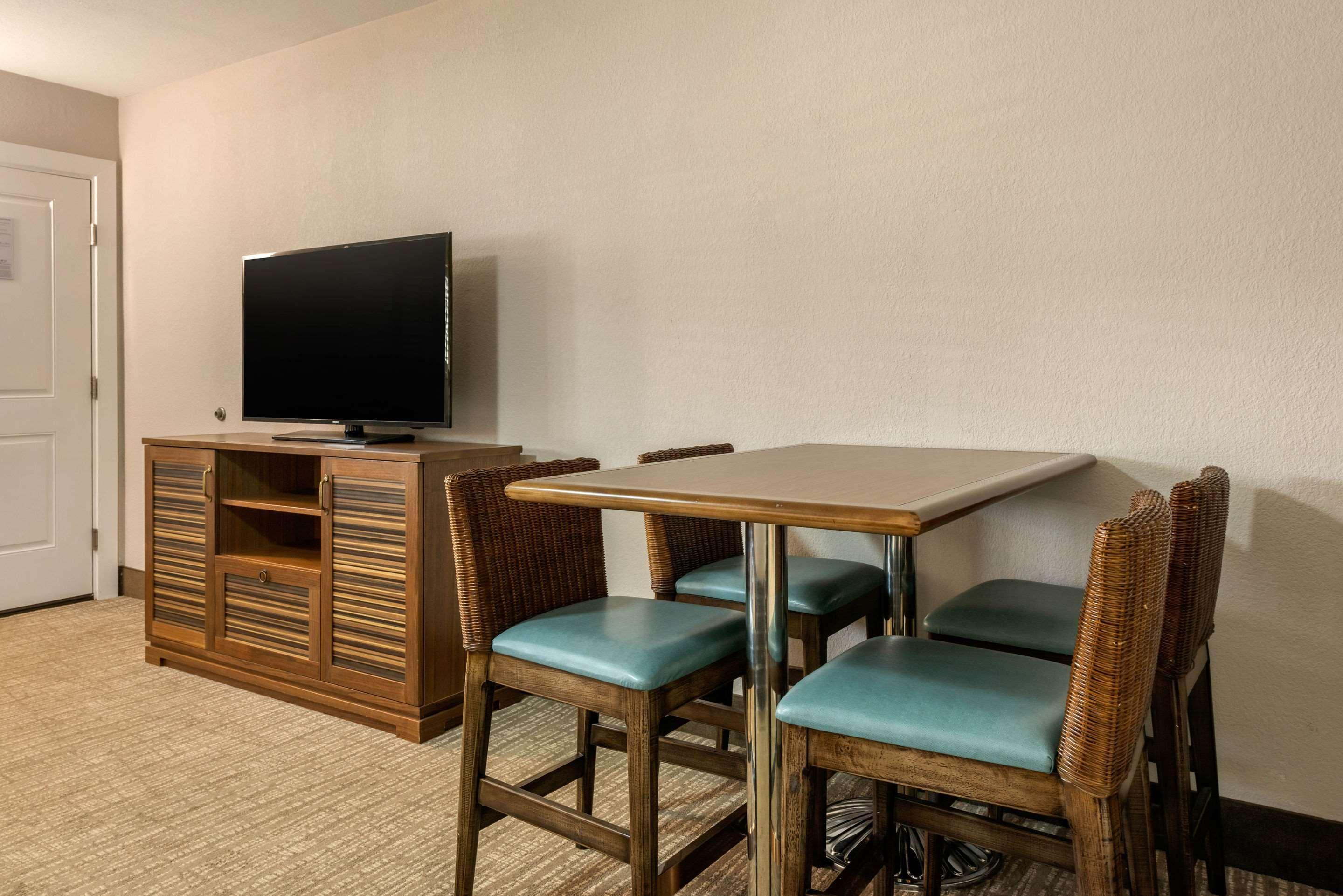 Seafarer Inn & Suites, Ascend Hotel Collection ジキル島 エクステリア 写真
