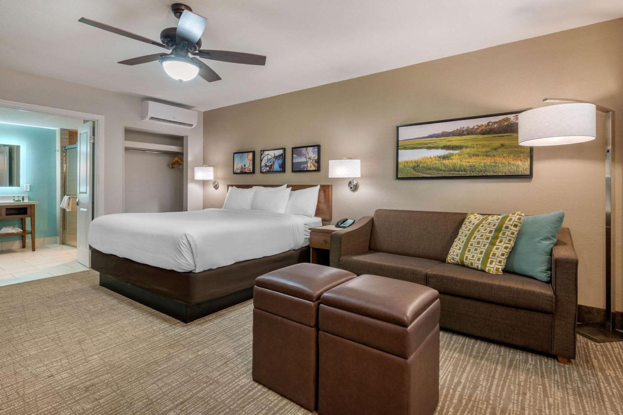Seafarer Inn & Suites, Ascend Hotel Collection ジキル島 エクステリア 写真