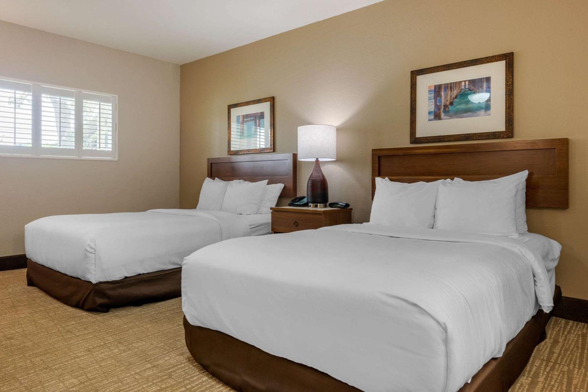 Seafarer Inn & Suites, Ascend Hotel Collection ジキル島 エクステリア 写真