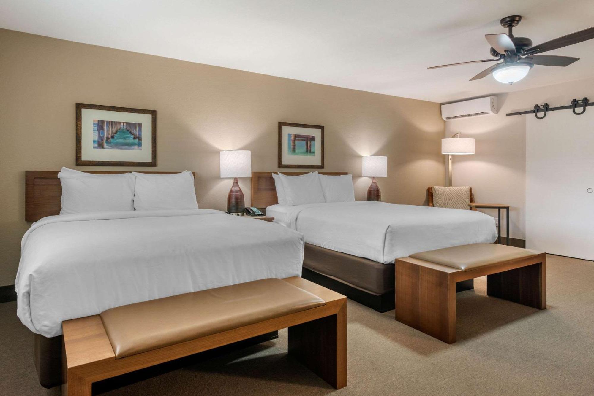 Seafarer Inn & Suites, Ascend Hotel Collection ジキル島 エクステリア 写真