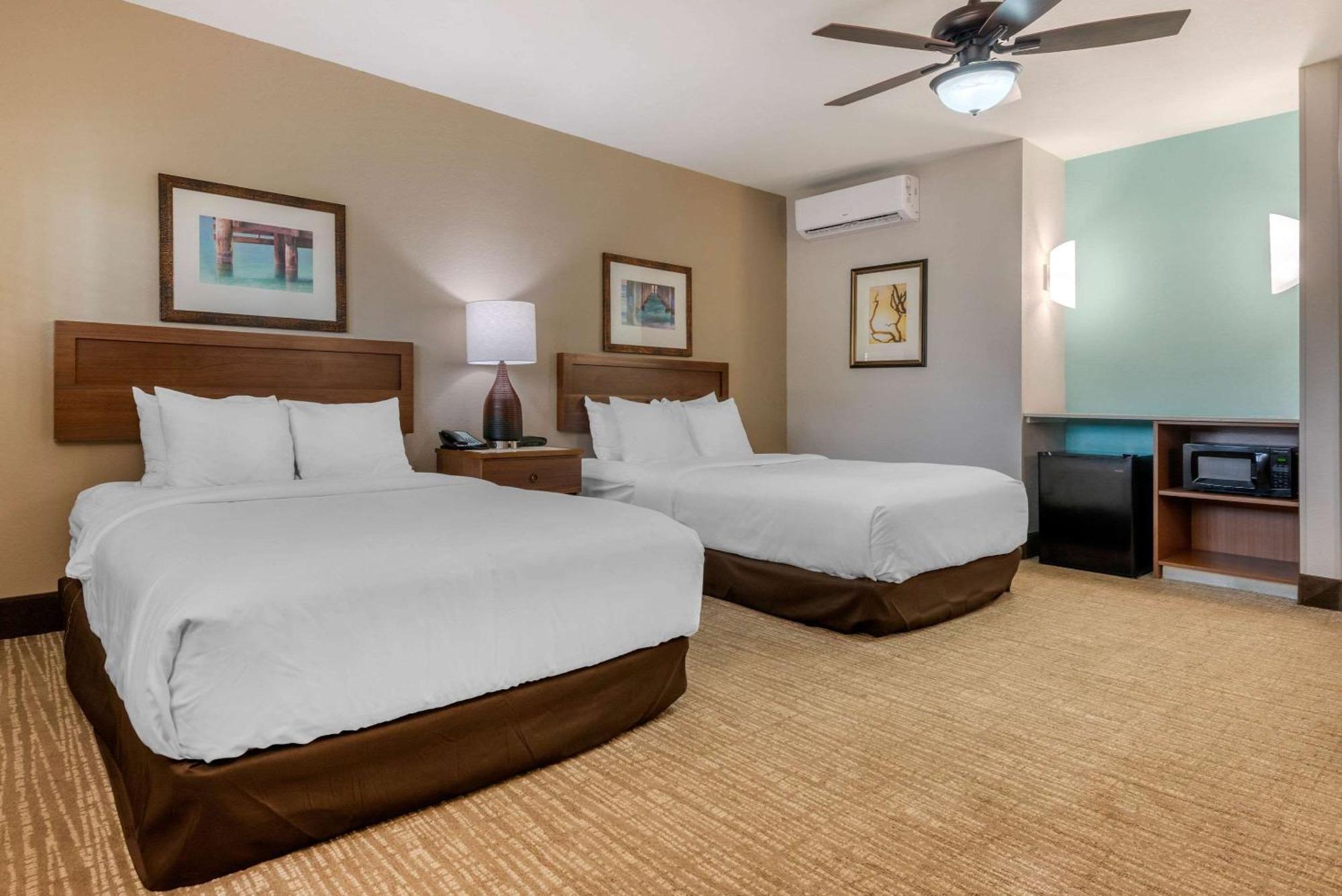Seafarer Inn & Suites, Ascend Hotel Collection ジキル島 エクステリア 写真