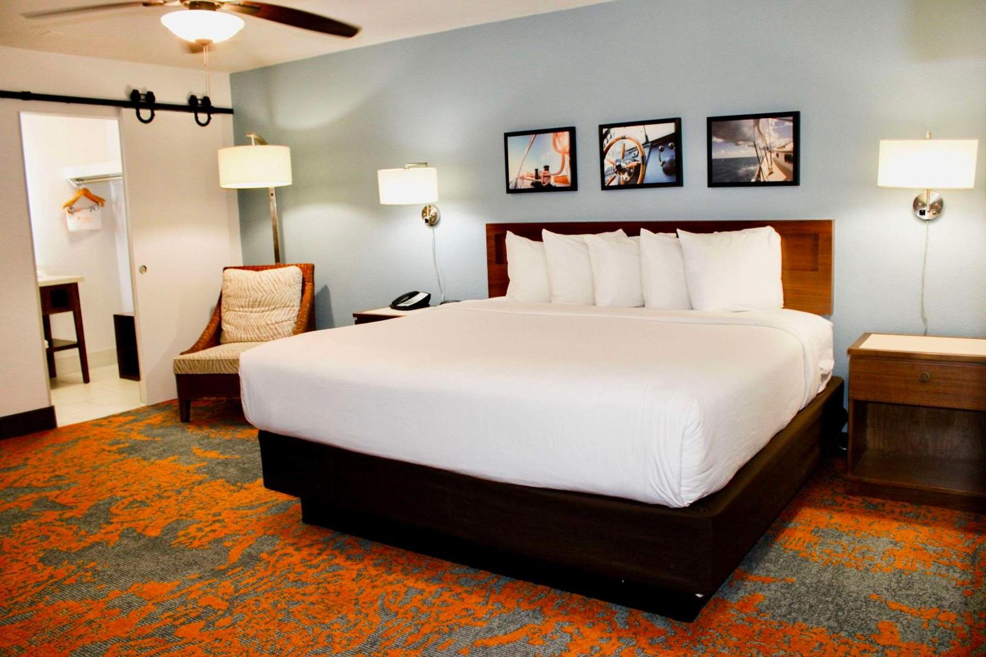 Seafarer Inn & Suites, Ascend Hotel Collection ジキル島 エクステリア 写真
